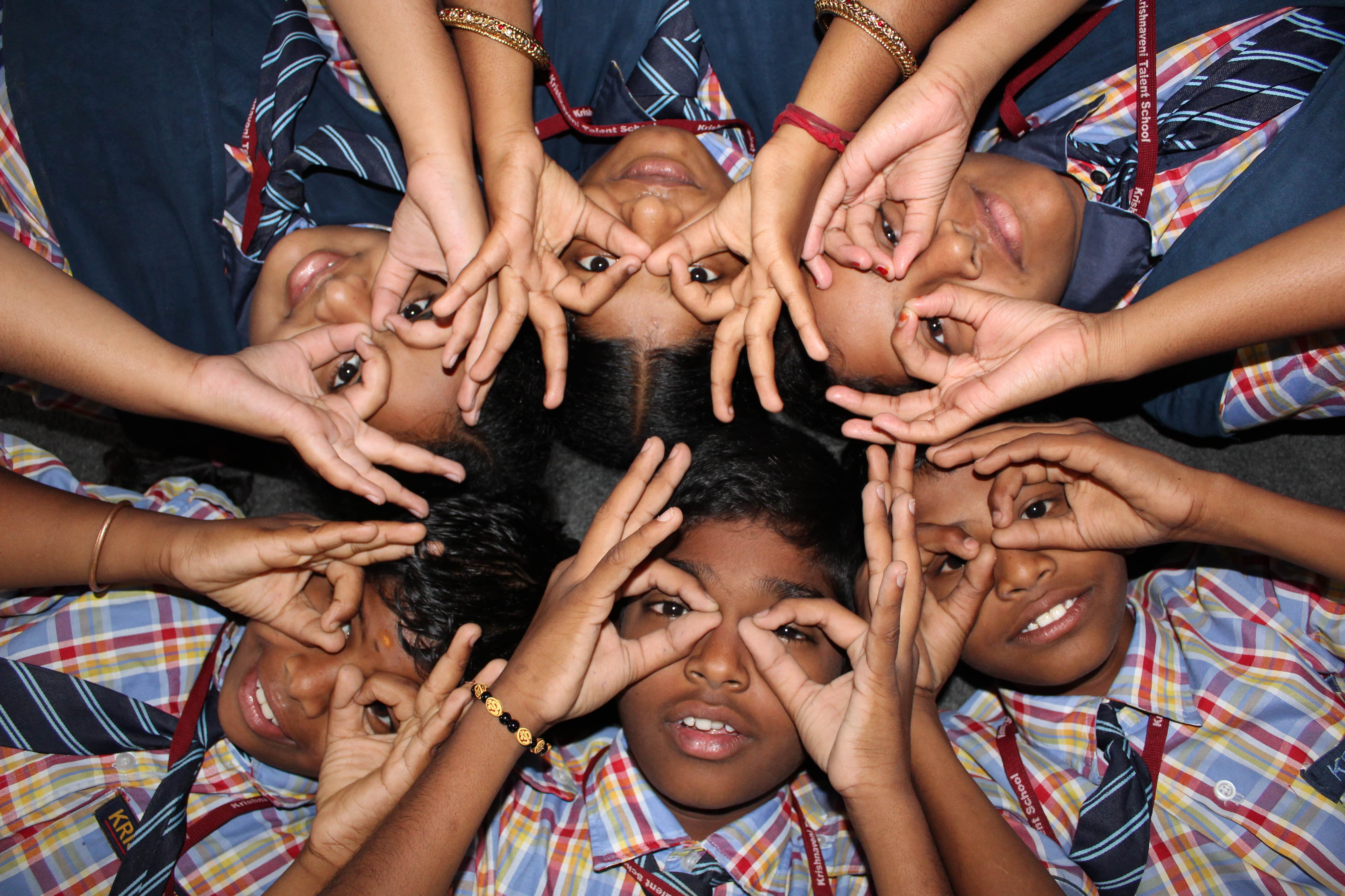 children in a circle